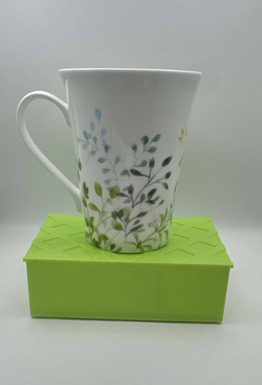 Mikasa Tivoli Garden Floral Bone China Coffee Mug